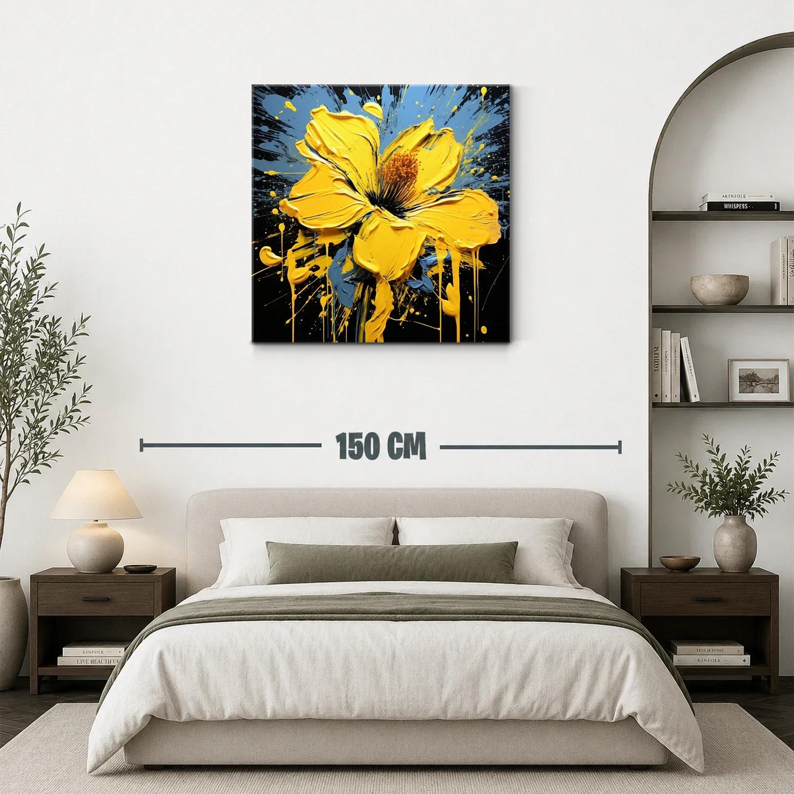 Flor explosiva en amarillo vibrante con toques azulados — miniatura 3
