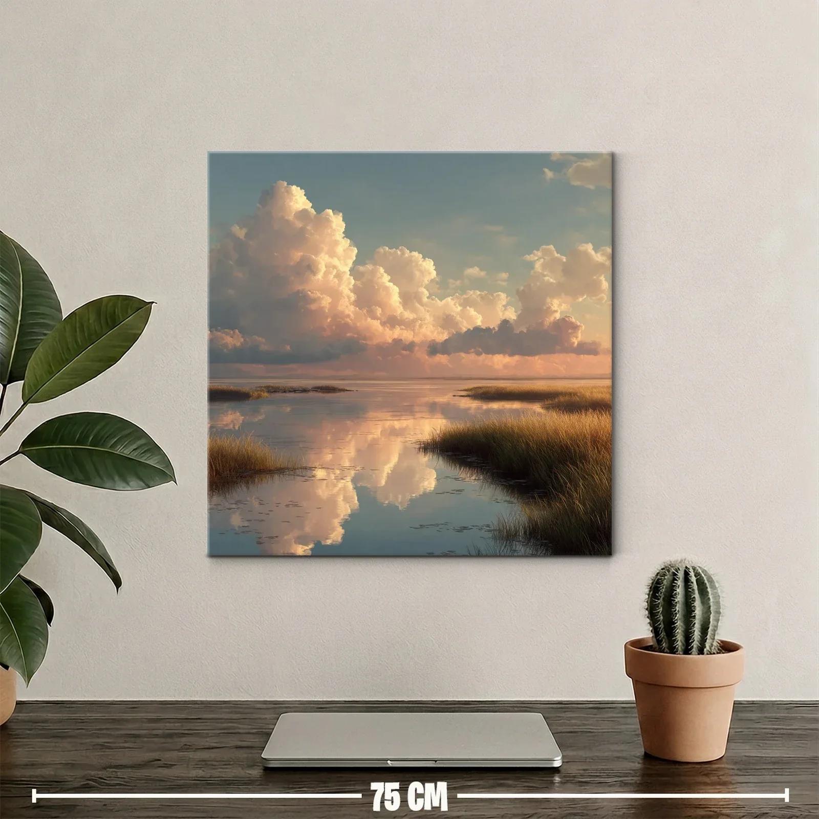 Paisaje de nubes y reflejos sobre aguas tranquilas al atardecer — miniatura 2