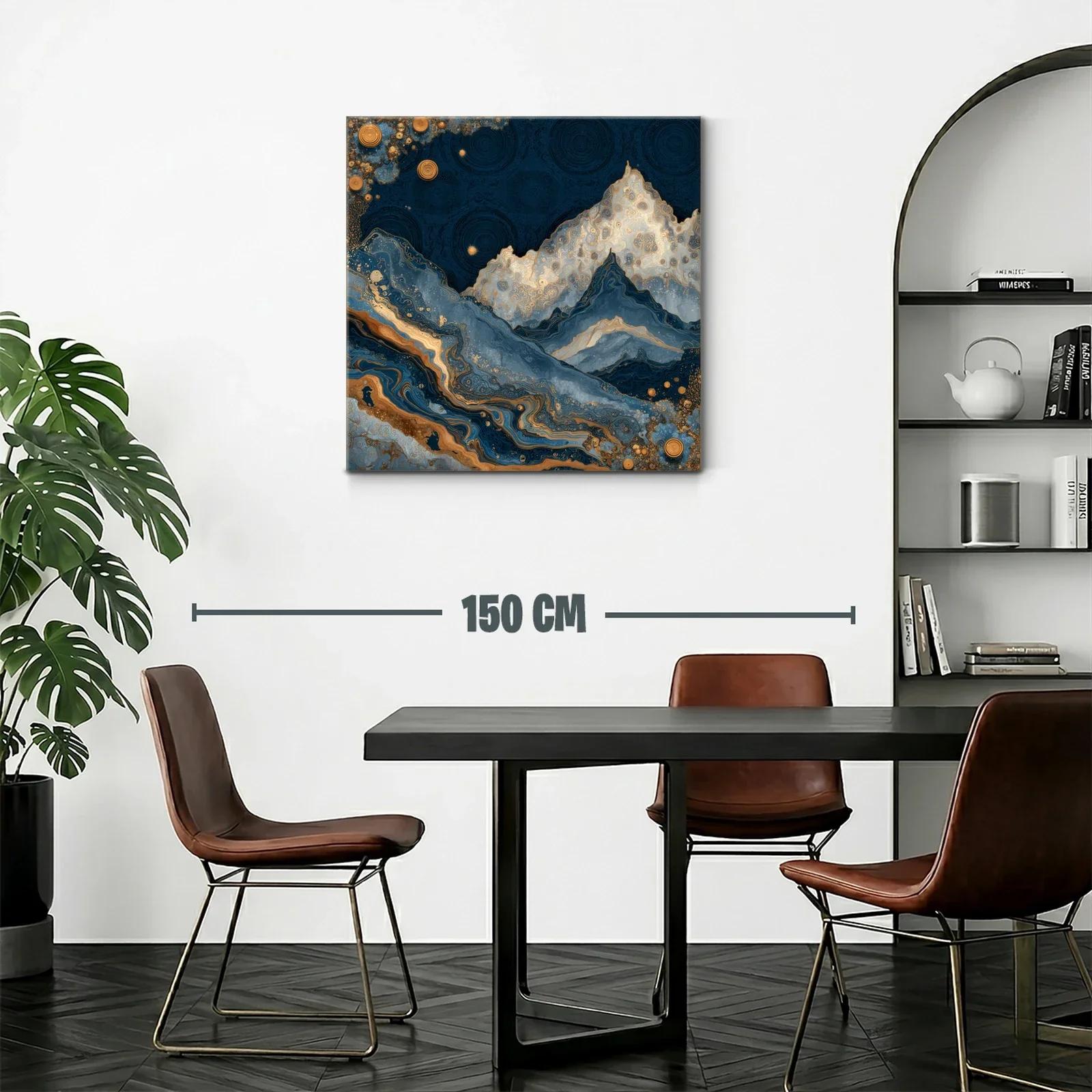 Montañas abstractas con destellos dorados y azul profundo — miniatura 2