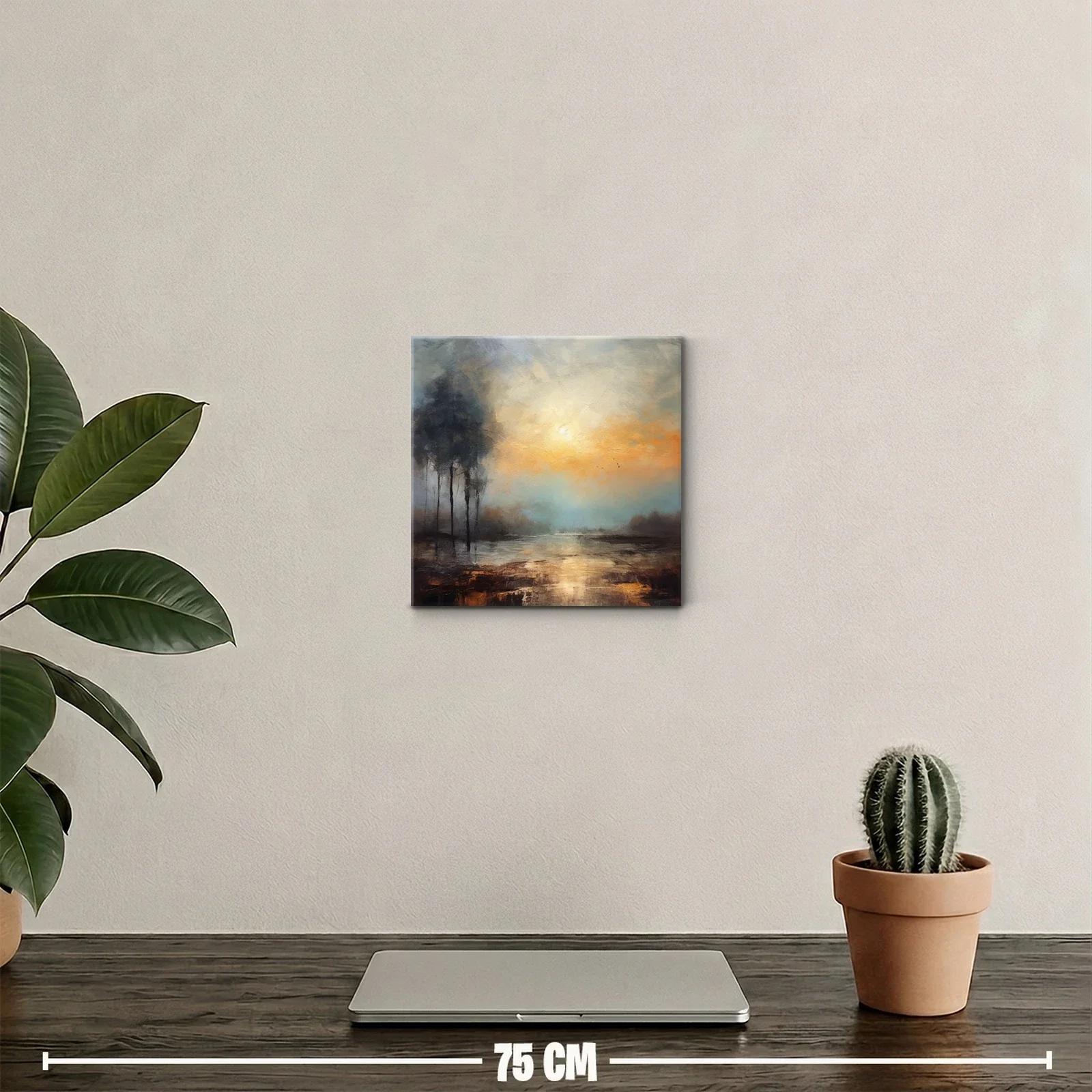 Atardecer nebuloso con silueta de árboles y reflejos dorados — miniatura 2